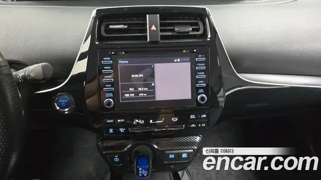 Toyota Prius 2020 — Фото 13/20