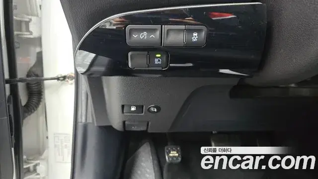 Toyota Prius 2020 — Фото 15/20