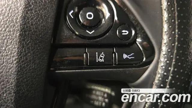 Toyota Prius 2020 — Фото 18/20