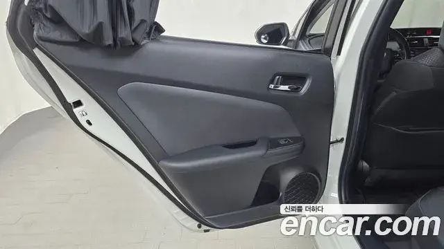 Toyota Prius 2020 — ფოტო 20/31