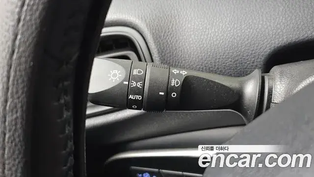Toyota Prius 2020 — ფოტო 10/31