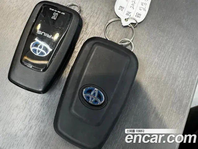Toyota Prius 2020 — ფოტო 24/31