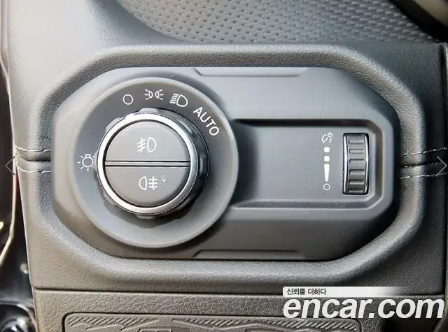 Jeep Wrangler 2024 — Фото 12/19