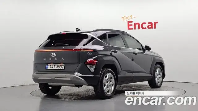Hyundai Kona 2023 — Фото 2/20