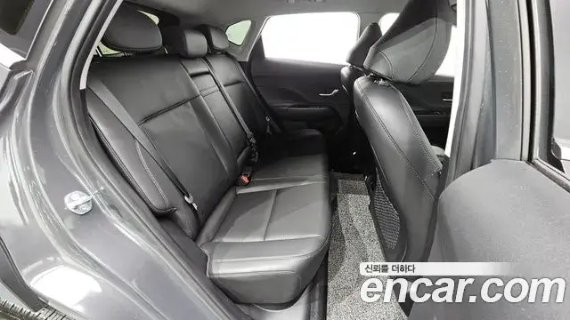 Hyundai Kona 2023 — Фото 11/20