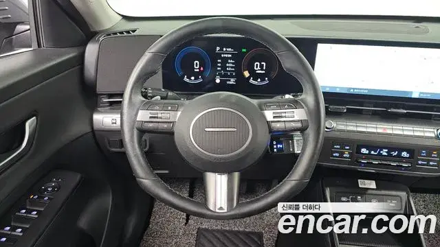 Hyundai Kona 2023 — Фото 13/20