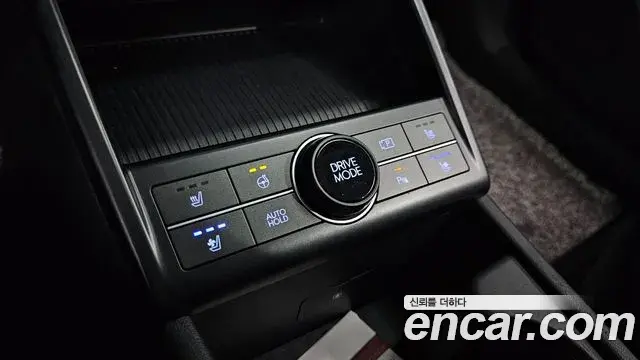 Hyundai Kona 2023 — Фото 17/20