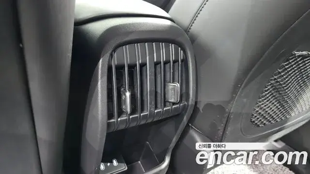 Hyundai Kona 2023 — Фото 19/20