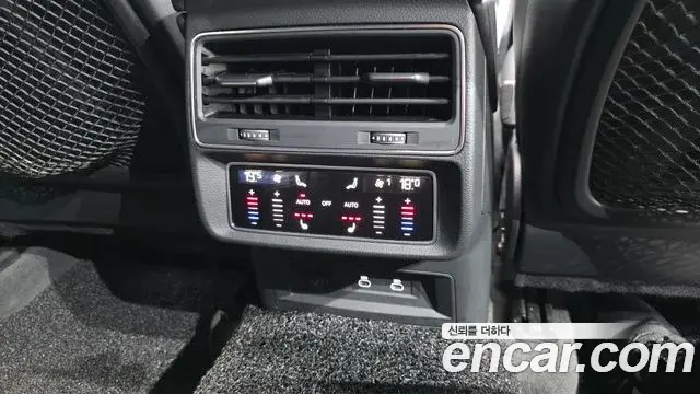 Audi Q7 2023 — Фото 19/20