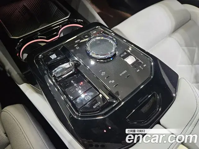 BMW 5 Series 2026 — ფოტო 8/20