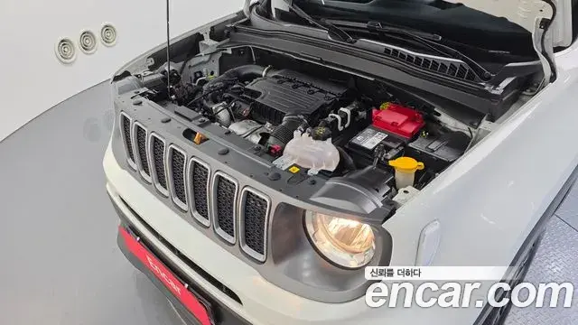Jeep Renegade 2022 — Фото 6/20