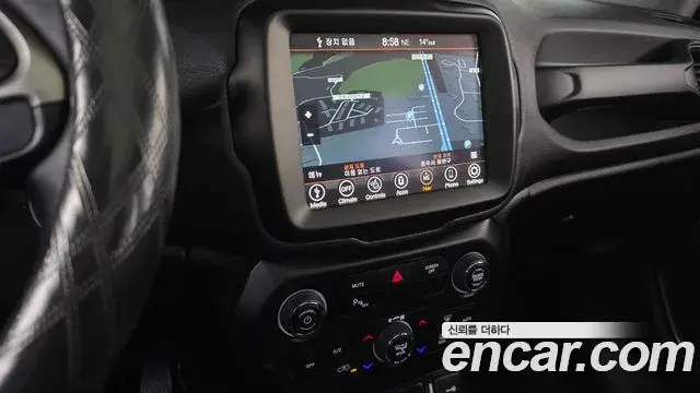 Jeep Renegade 2022 — Фото 13/20