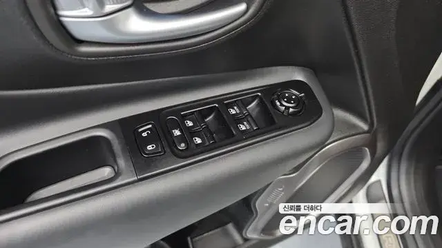 Jeep Renegade 2022 — Фото 20/20