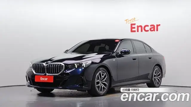BMW 5 Series 2025 — Фото 10/20