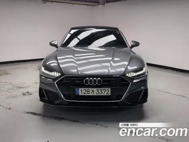 Audi A7 2022 — Фото 2/20