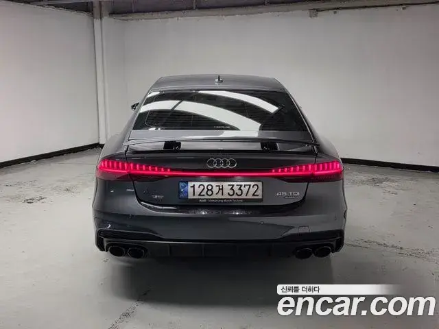 Audi A7 2022 — Фото 3/20