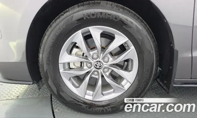 Toyota Sienna 2024 — Фото 5/20