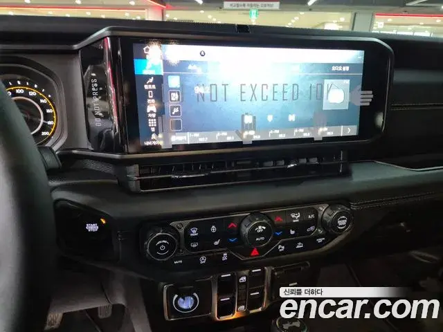Jeep Wrangler 2026 — Фото 11/16