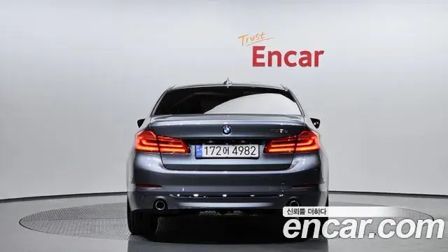 BMW 5 Series 2018 — Photo 7/20