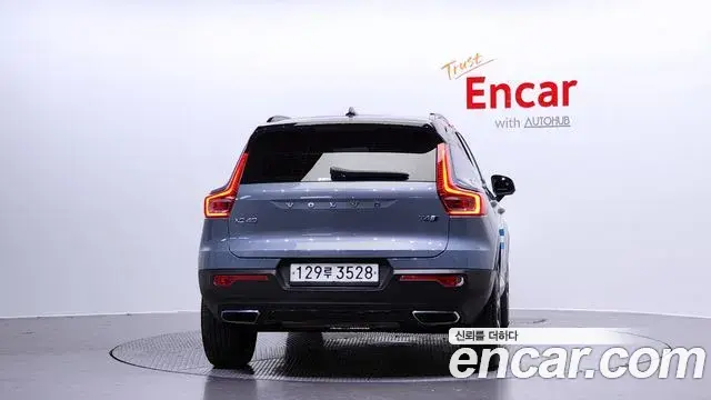 Volvo XC40 2020 — Photo 5/20