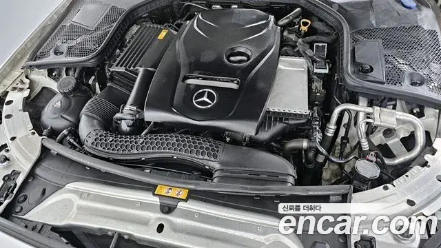Mercedes-Benz C-Class 2018 — Photo 4/20