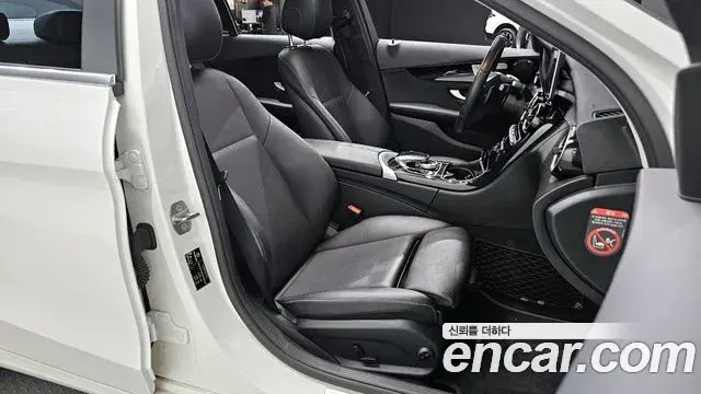 Mercedes-Benz C-Class 2018 — Photo 20/20