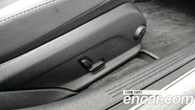 Mercedes-Benz C-Class 2018 — Photo 18/20