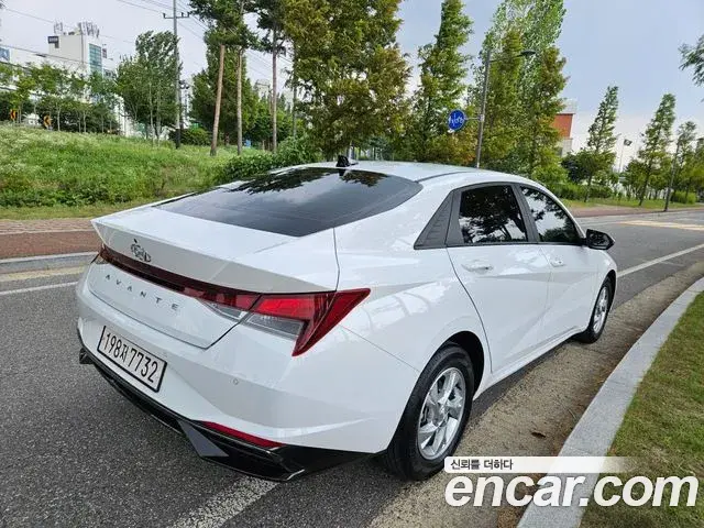 Hyundai The New Avante Hybrid 2021 — ფოტო 14/19