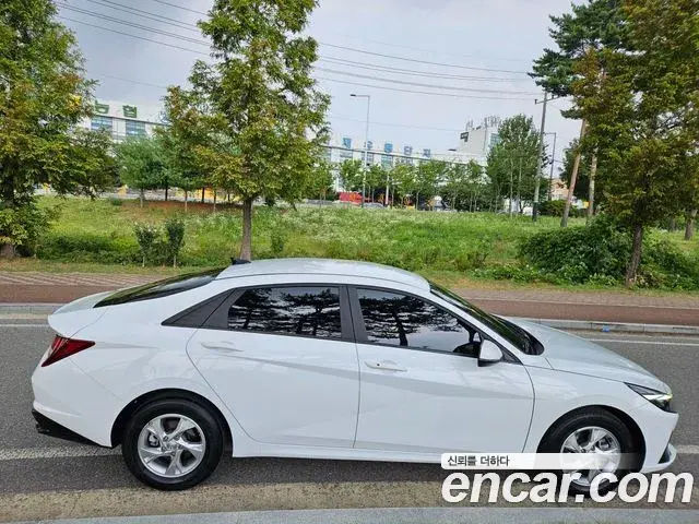 Hyundai The New Avante Hybrid 2021 — ფოტო 11/19