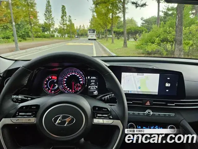 Hyundai The New Avante Hybrid 2021 — ფოტო 13/19