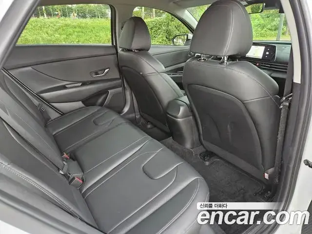 Hyundai The New Avante Hybrid 2021 — ფოტო 15/19
