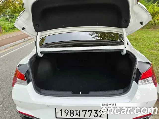 Hyundai The New Avante Hybrid 2021 — ფოტო 4/19