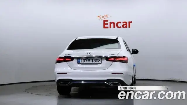 Mercedes-Benz E-Class 2020 — Şəkil 12/20