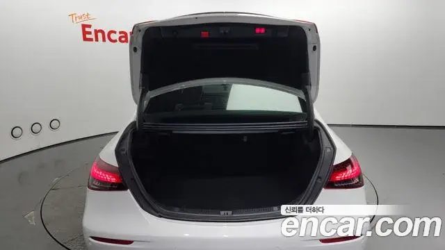 Mercedes-Benz E-Class 2020 — Şəkil 18/20