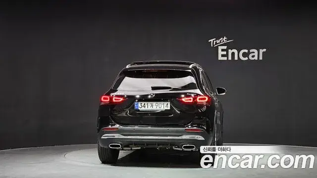 Mercedes-Benz GLA-Class 2023 — Фото 4/20