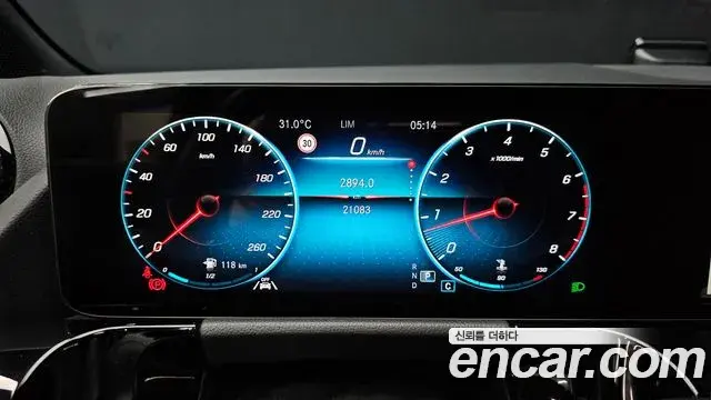 Mercedes-Benz GLA-Class 2023 — Фото 8/20
