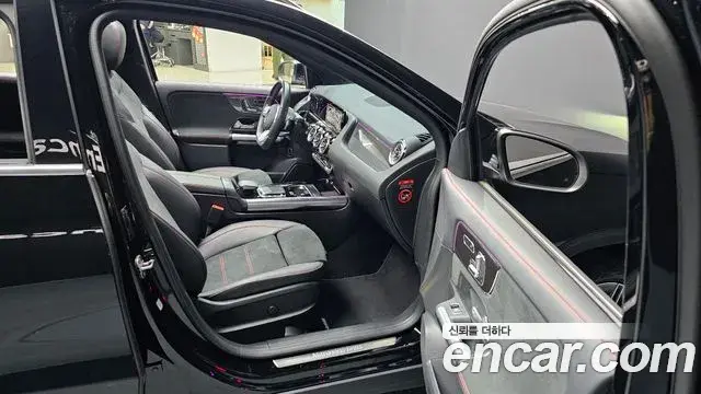 Mercedes-Benz GLA-Class 2023 — Фото 10/20
