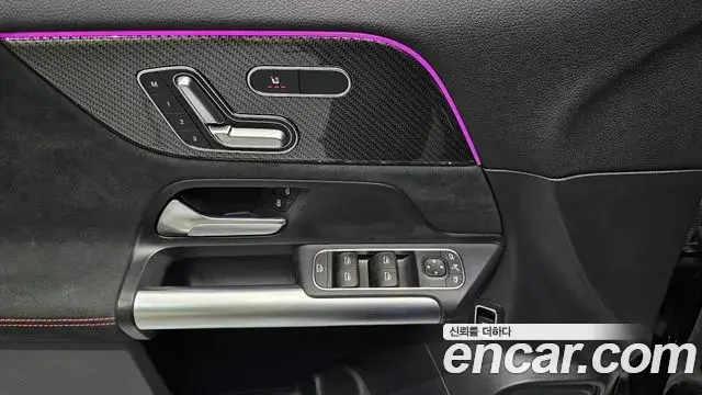 Mercedes-Benz GLA-Class 2023 — Фото 18/20