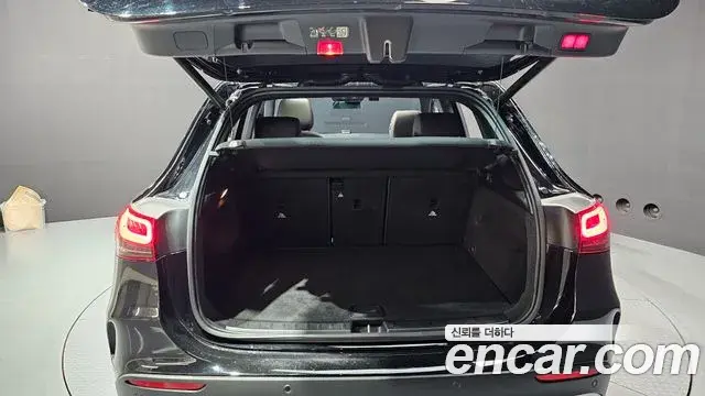 Mercedes-Benz GLA-Class 2023 — Фото 20/20