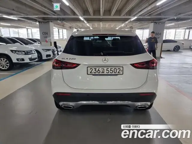 Mercedes-Benz GLA-Class 2021 — Фото 5/18