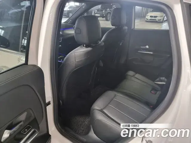 Mercedes-Benz GLA-Class 2021 — Фото 10/18