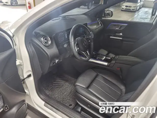 Mercedes-Benz GLA-Class 2021 — Фото 11/18