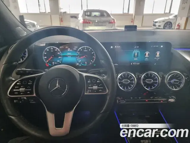 Mercedes-Benz GLA-Class 2021 — Фото 13/18