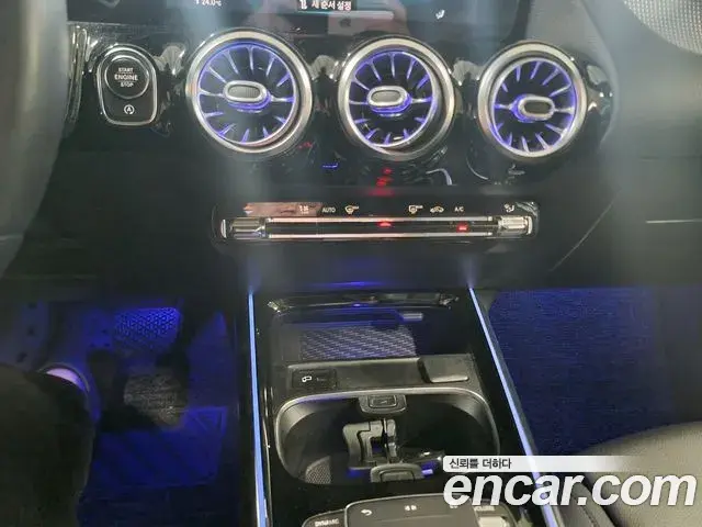 Mercedes-Benz GLA-Class 2021 — Фото 14/18