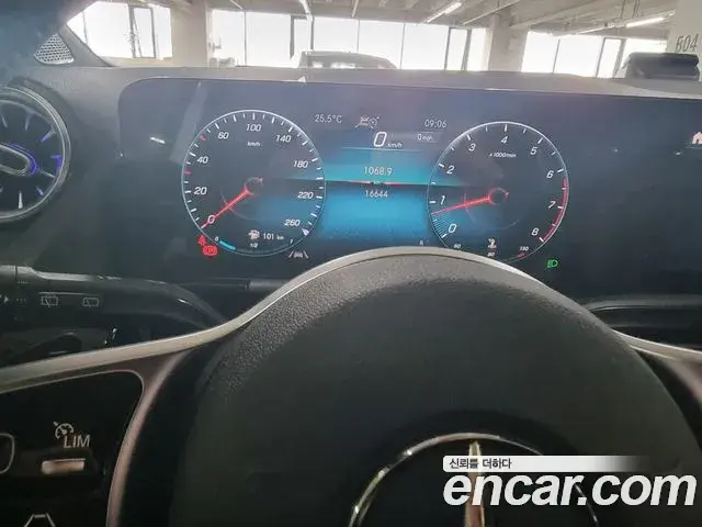 Mercedes-Benz GLA-Class 2021 — Фото 15/18
