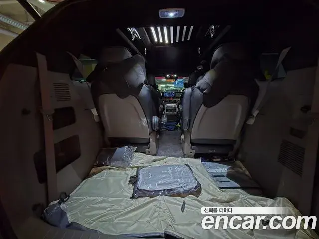 Kia Carnival 2025 — Şəkil 8/17