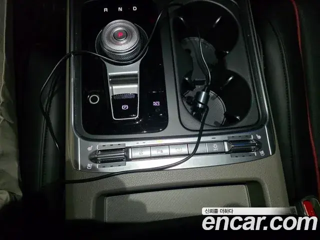 Kia Carnival 2025 — Şəkil 4/17