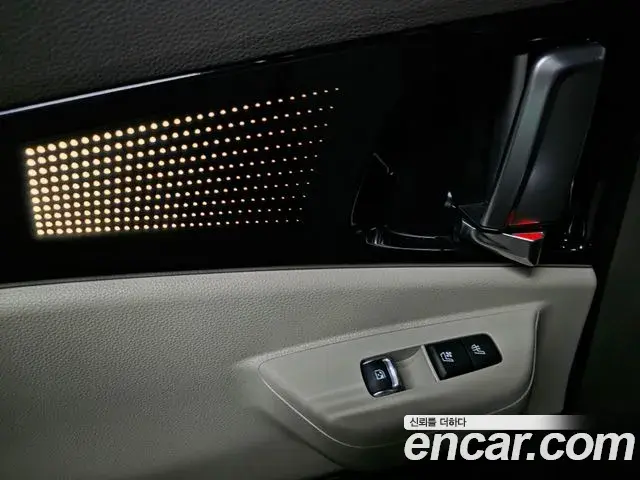 Kia Carnival 2025 — Şəkil 9/17