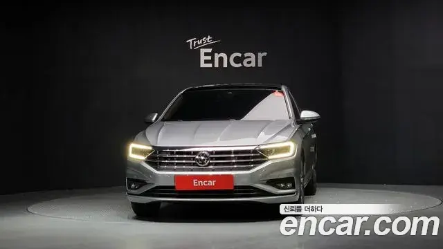 Volkswagen Jetta 2021 — ფოტო 11/20