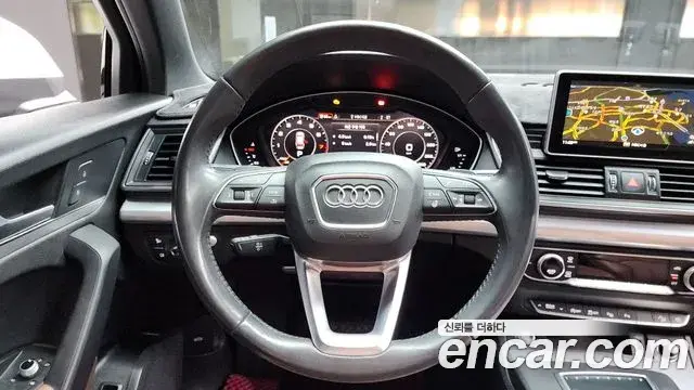 Audi Q5 2020 — ფოტო 16/20